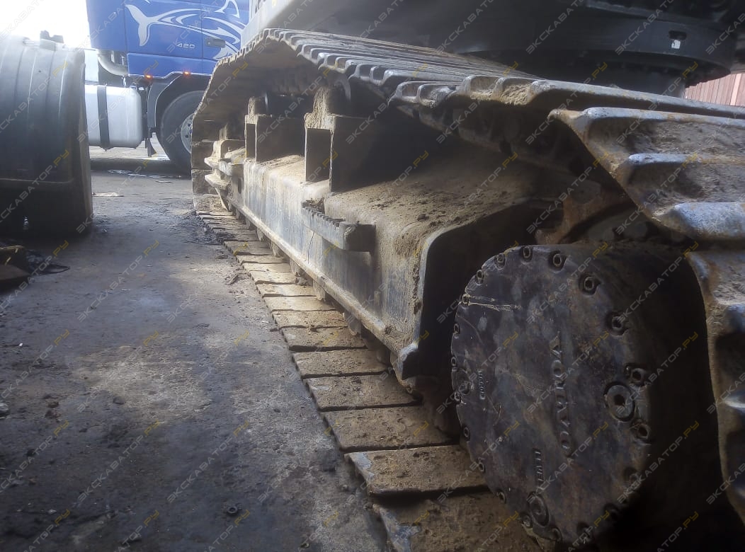 Volvo EC210B [23]