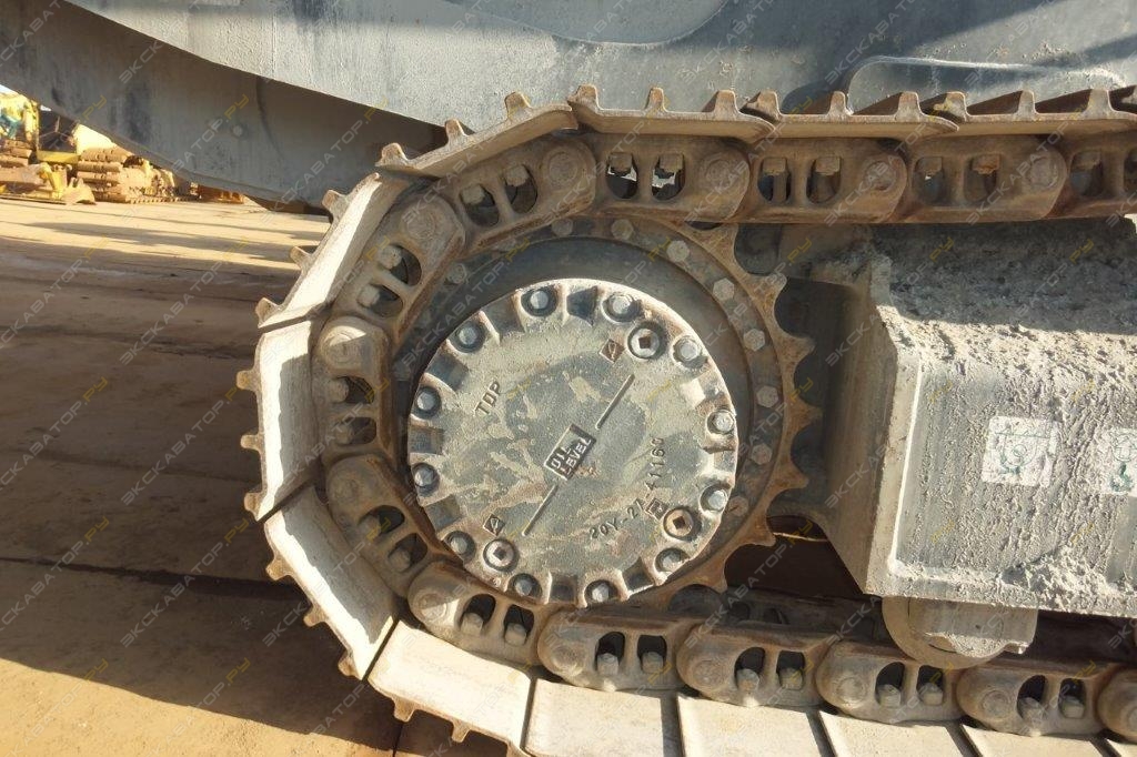 Komatsu BR380JG-1E0 [3]