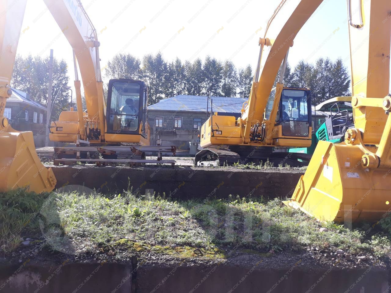 Komatsu PC210-10 [4]