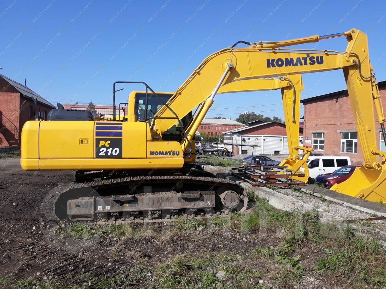 Komatsu PC210-10 [5]