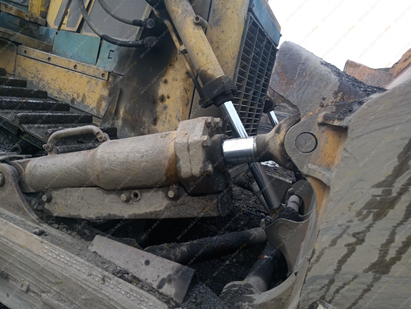 Komatsu D375A-2 [3]
