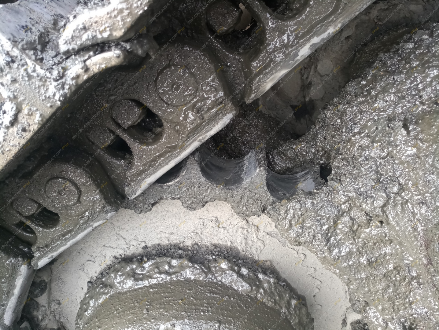 Komatsu D375A-2 [5]
