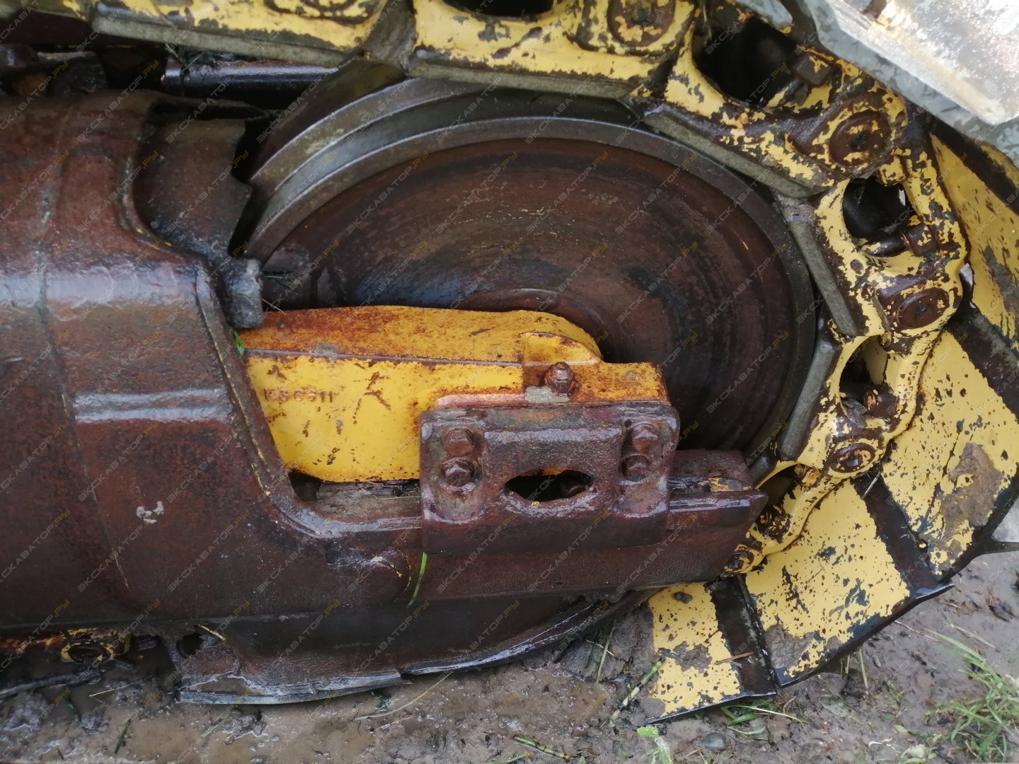 Komatsu D65E-12 [8]