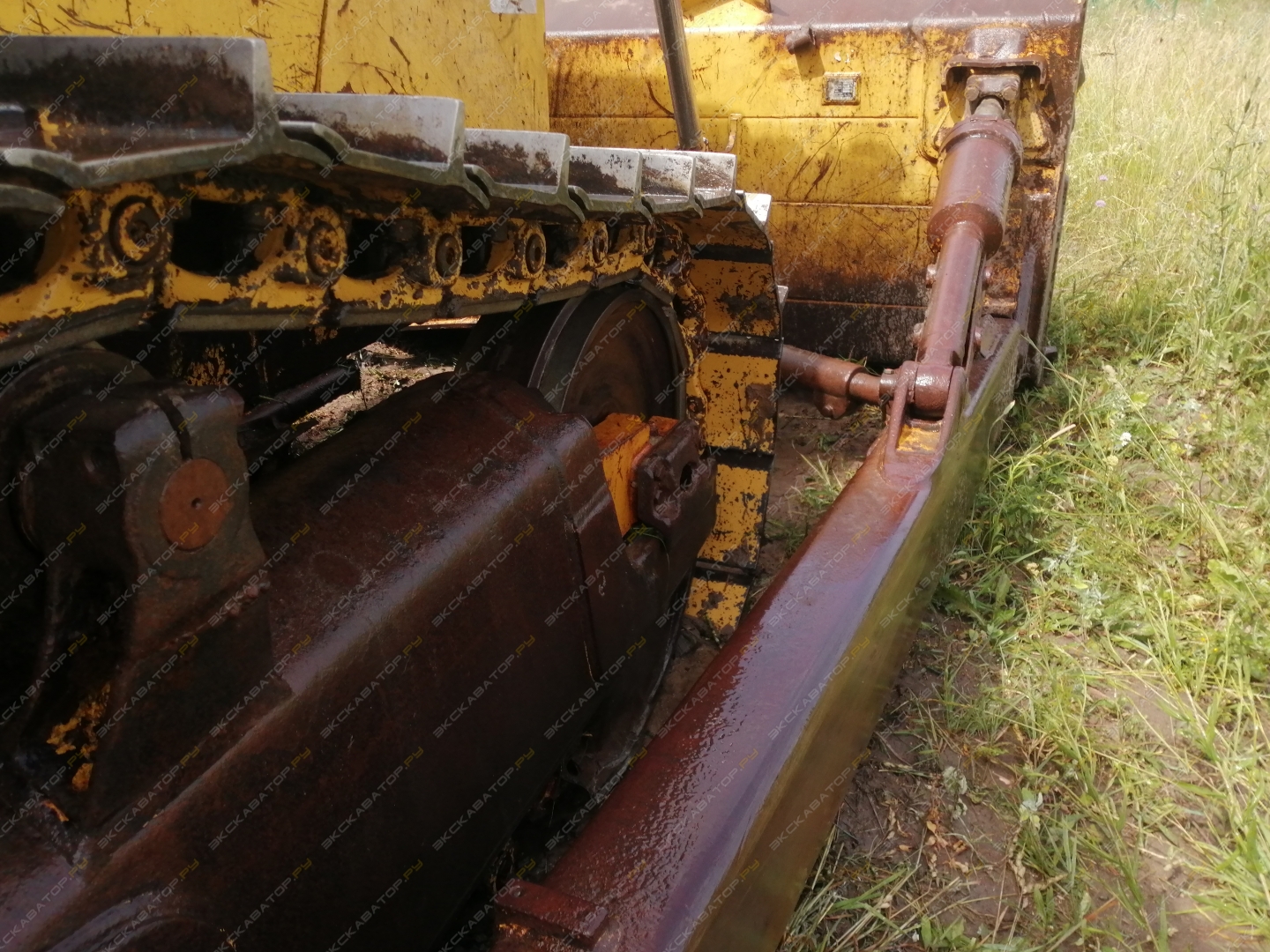 Komatsu D65E-12 [5]