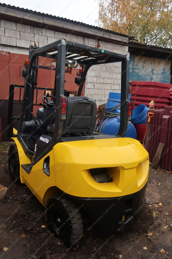 Komatsu FD25T-17 [2]