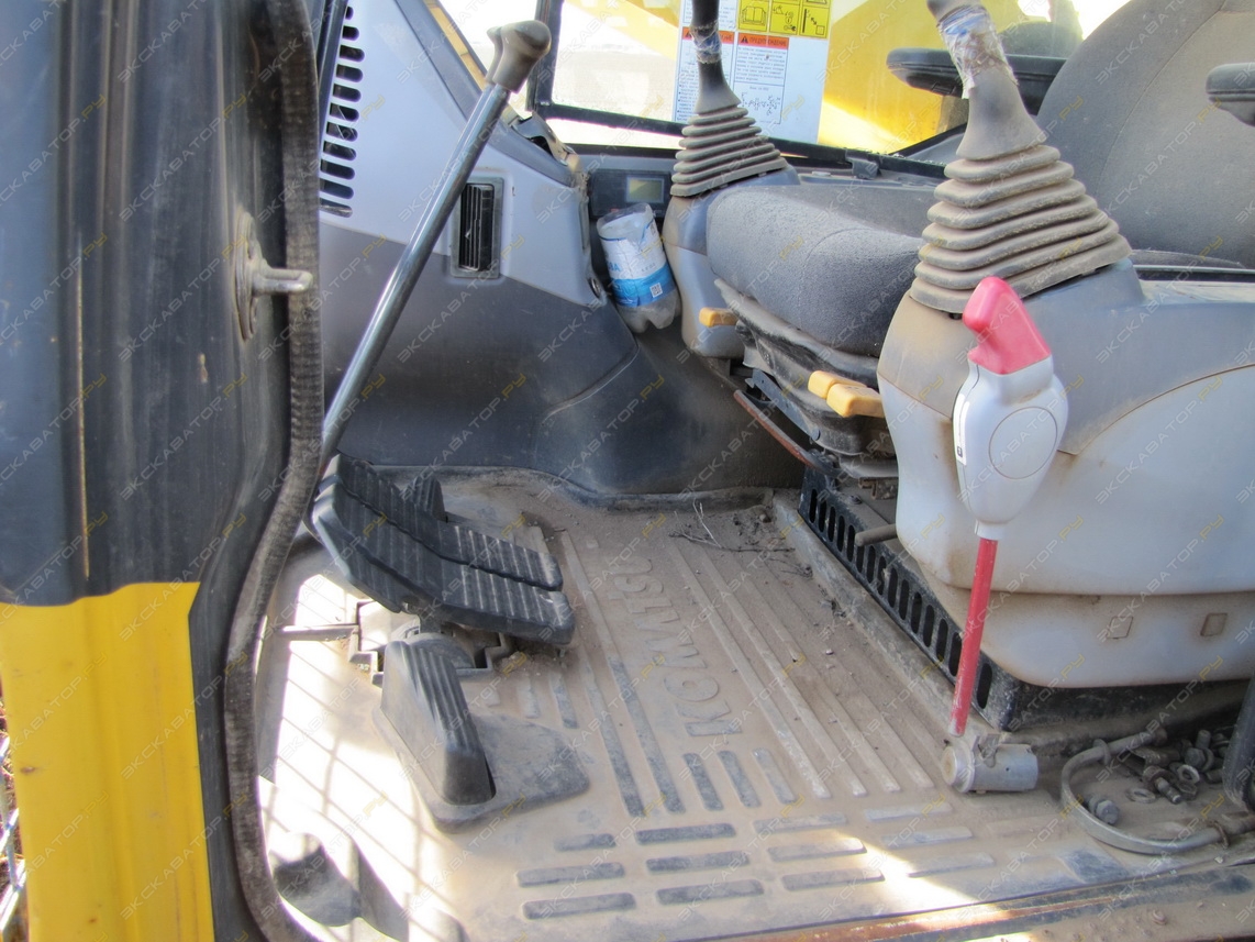 Komatsu PC400-7 [32]