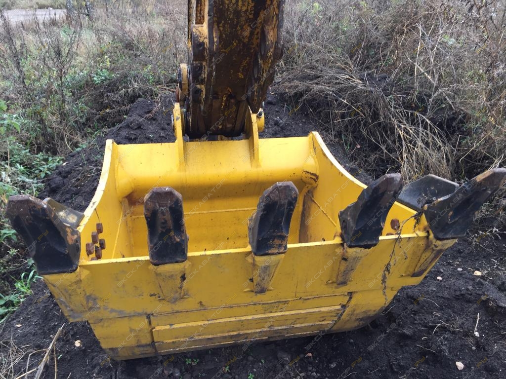 Komatsu PC210 [10]