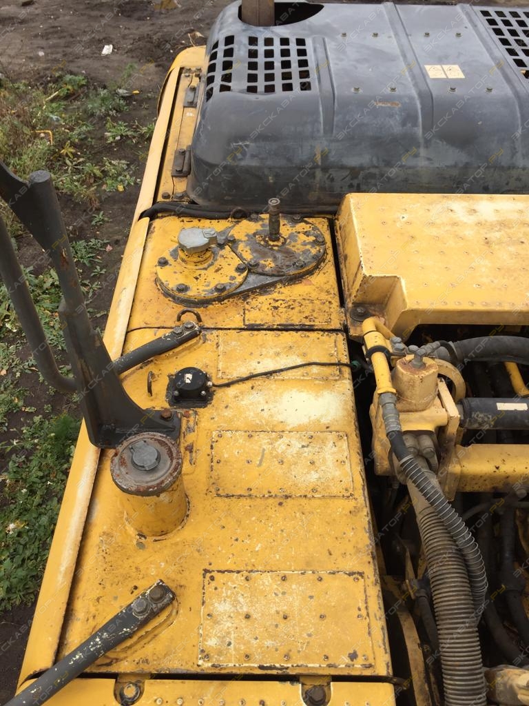 Komatsu PC210 [11]