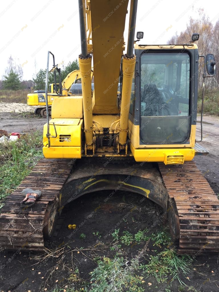 Komatsu PC210 [9]