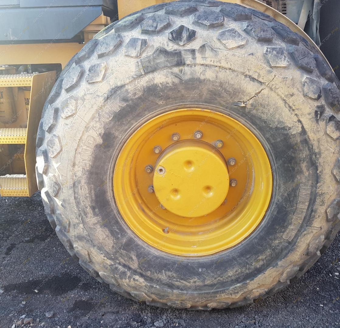 Caterpillar CS76 XT [8]