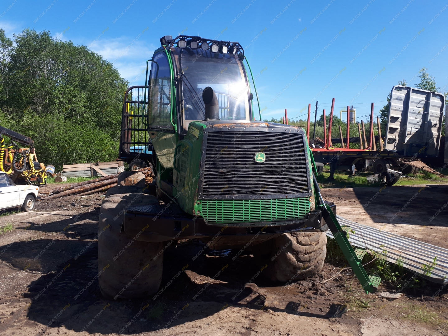 John Deere 1110E [8]