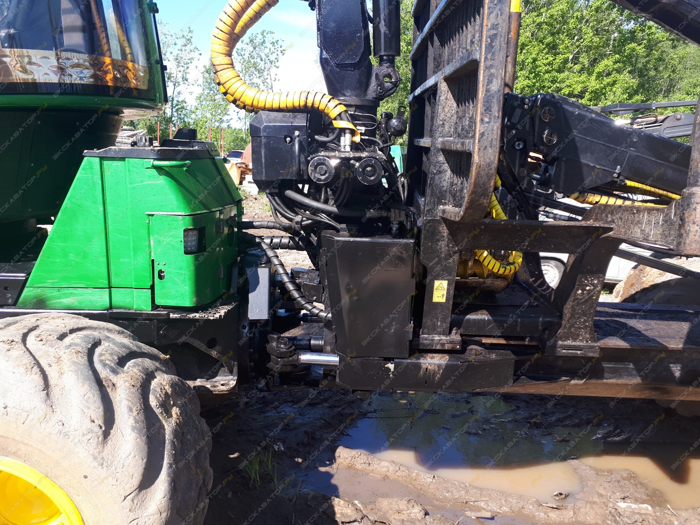 John Deere 1110E [7]