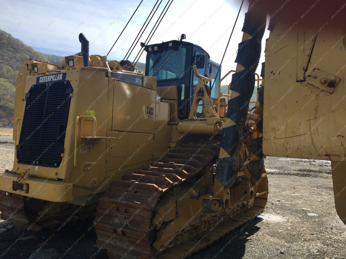Caterpillar 587R [5]