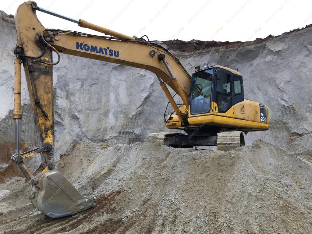 Komatsu PC200 [5]