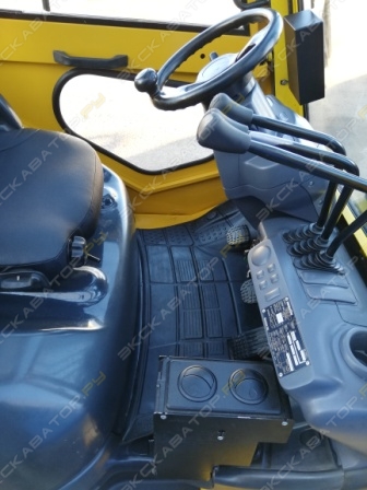 Komatsu FD30T-17 [6]