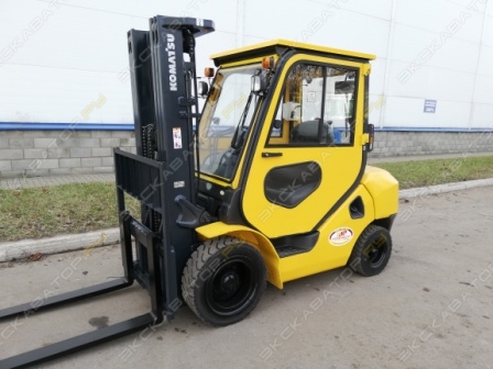 Komatsu FD30T-17 [15]