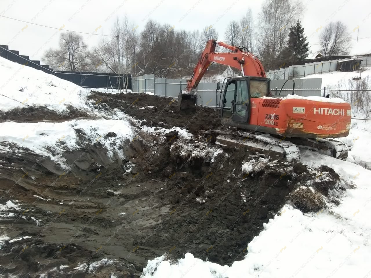 Hitachi ZAXIS 200LC [4]