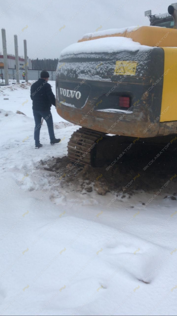 Volvo EC210B LC [15]