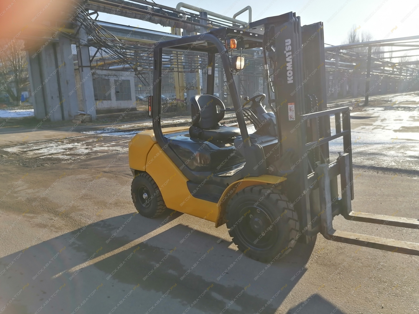 Komatsu FD30T-17 [2]