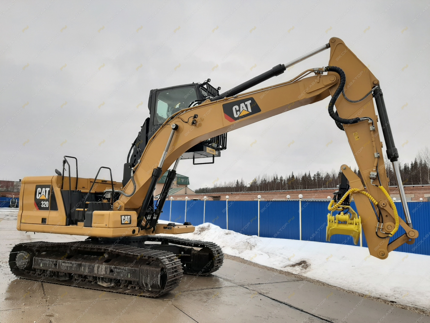 Caterpillar 320C MH Waste Handler [6]