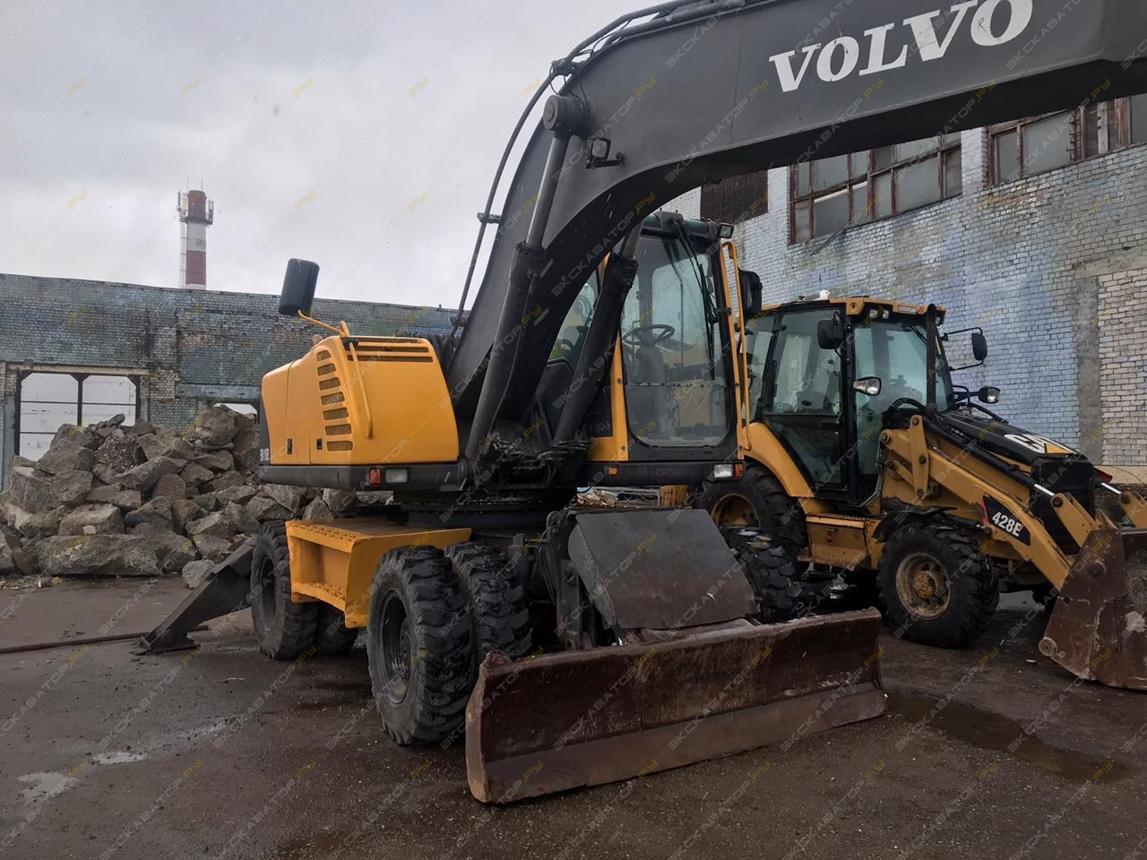 Caterpillar 428 [11]