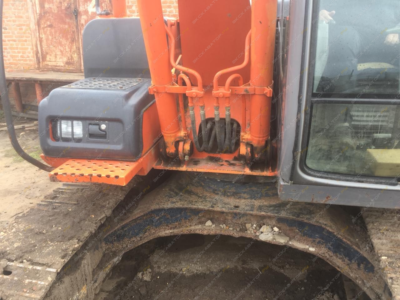 Hitachi EX110 [7]