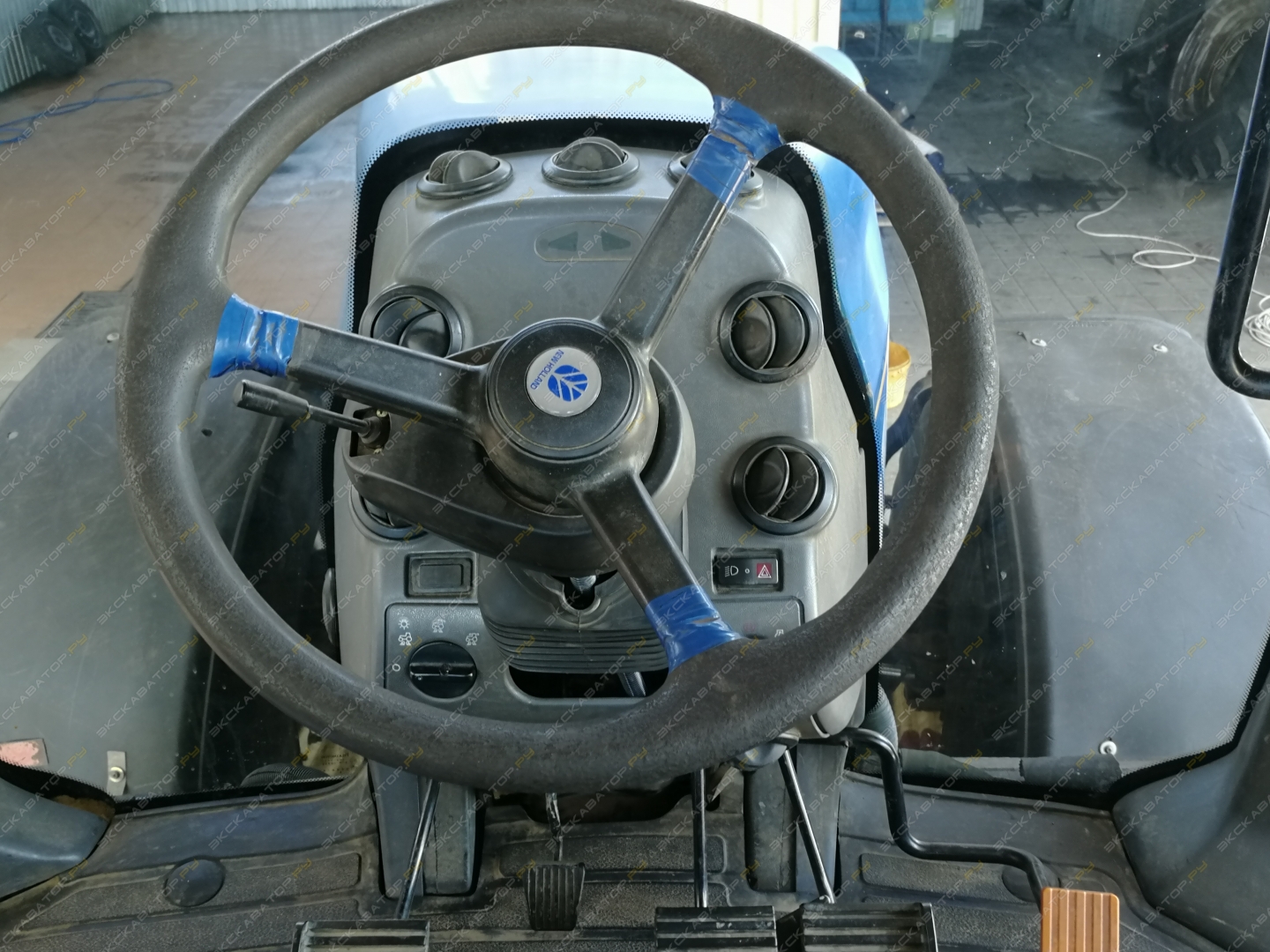 New Holland T8040 [4]