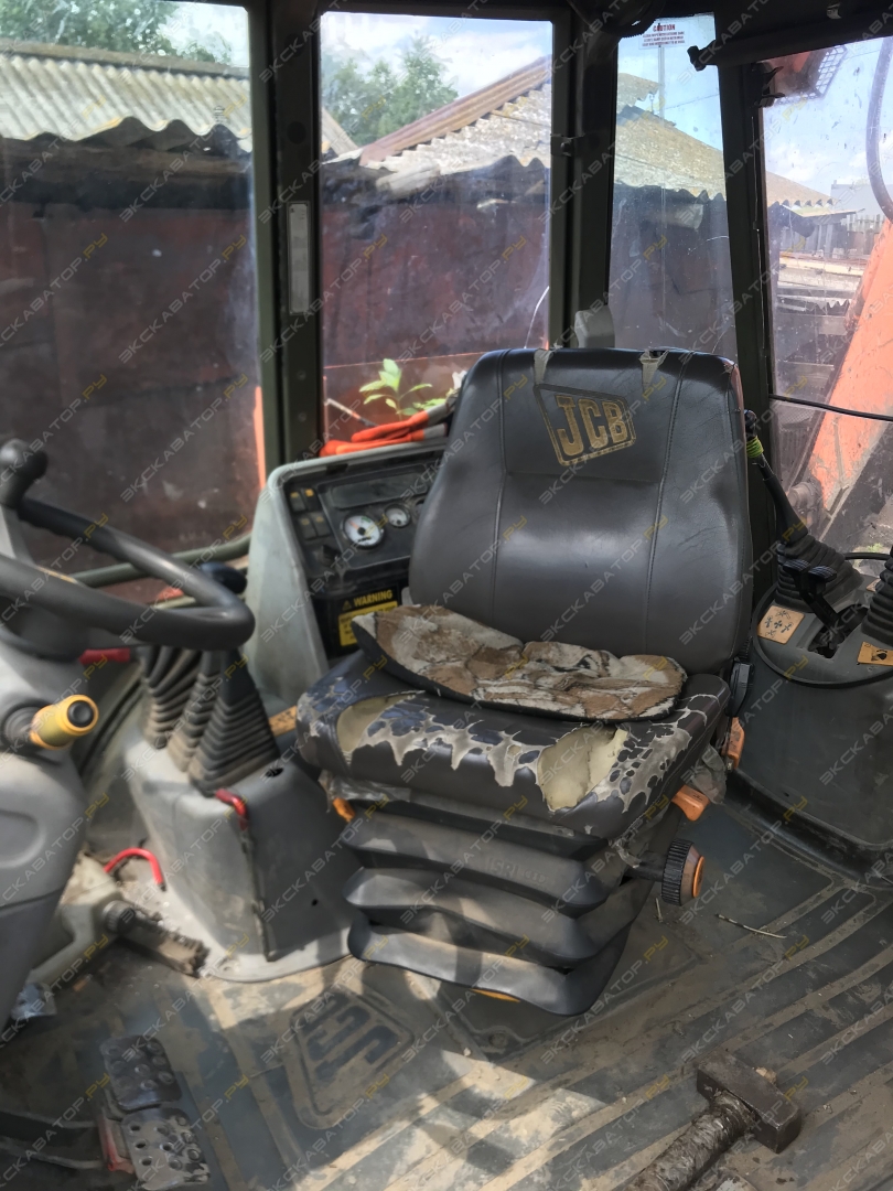 JCB 4CX [26]