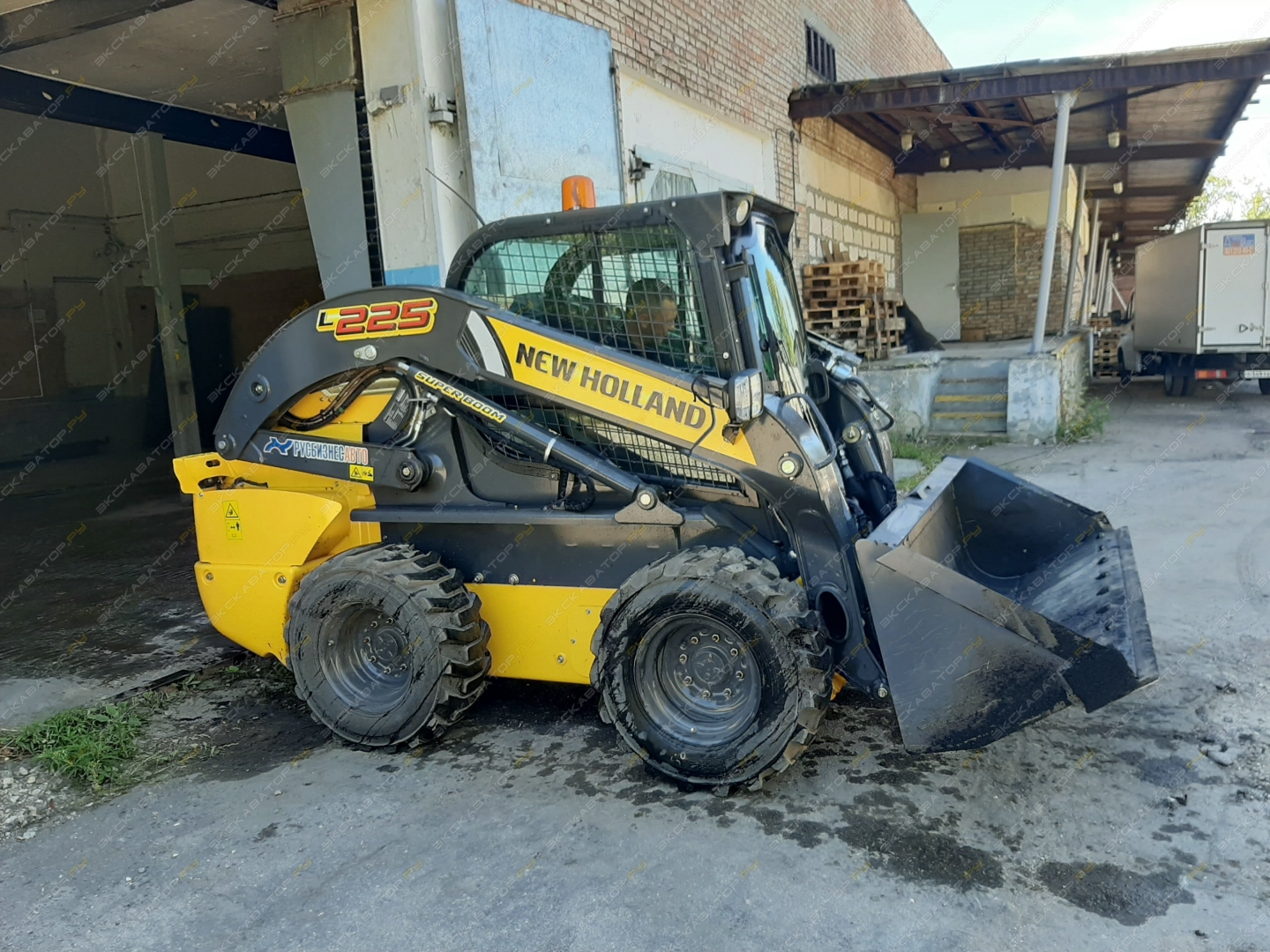 New Holland L225 [1]