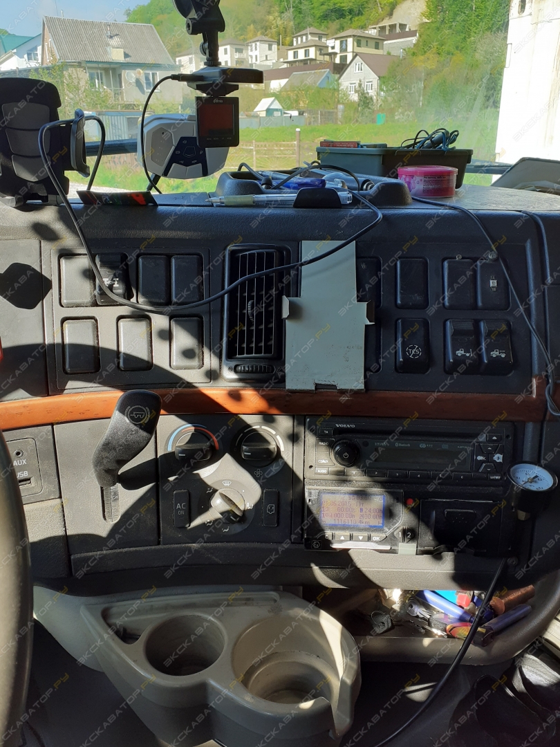 Volvo VNL [3]