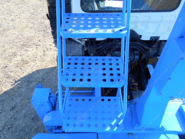 Tadano AT-270 [18]