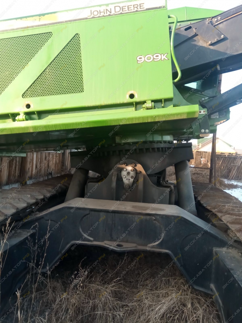 John Deere 909K [12]