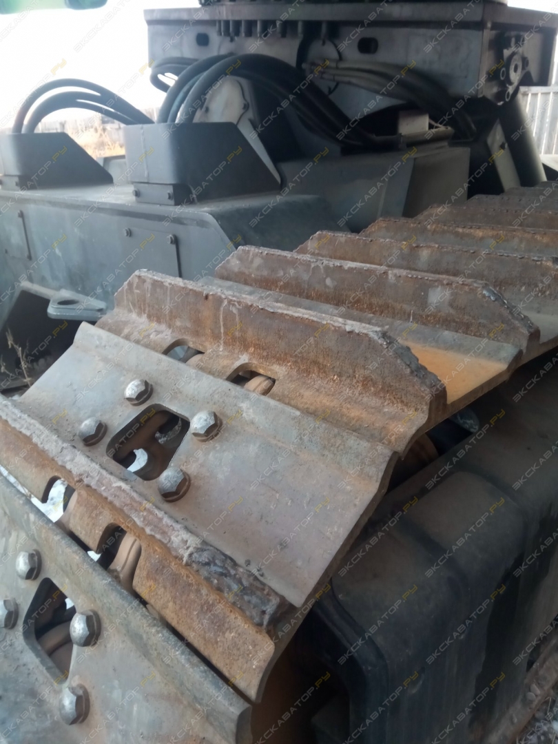 John Deere 909K [16]