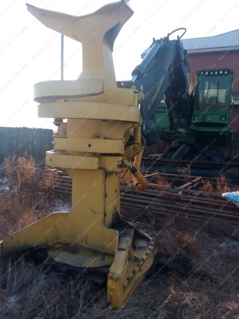 John Deere 909K [18]