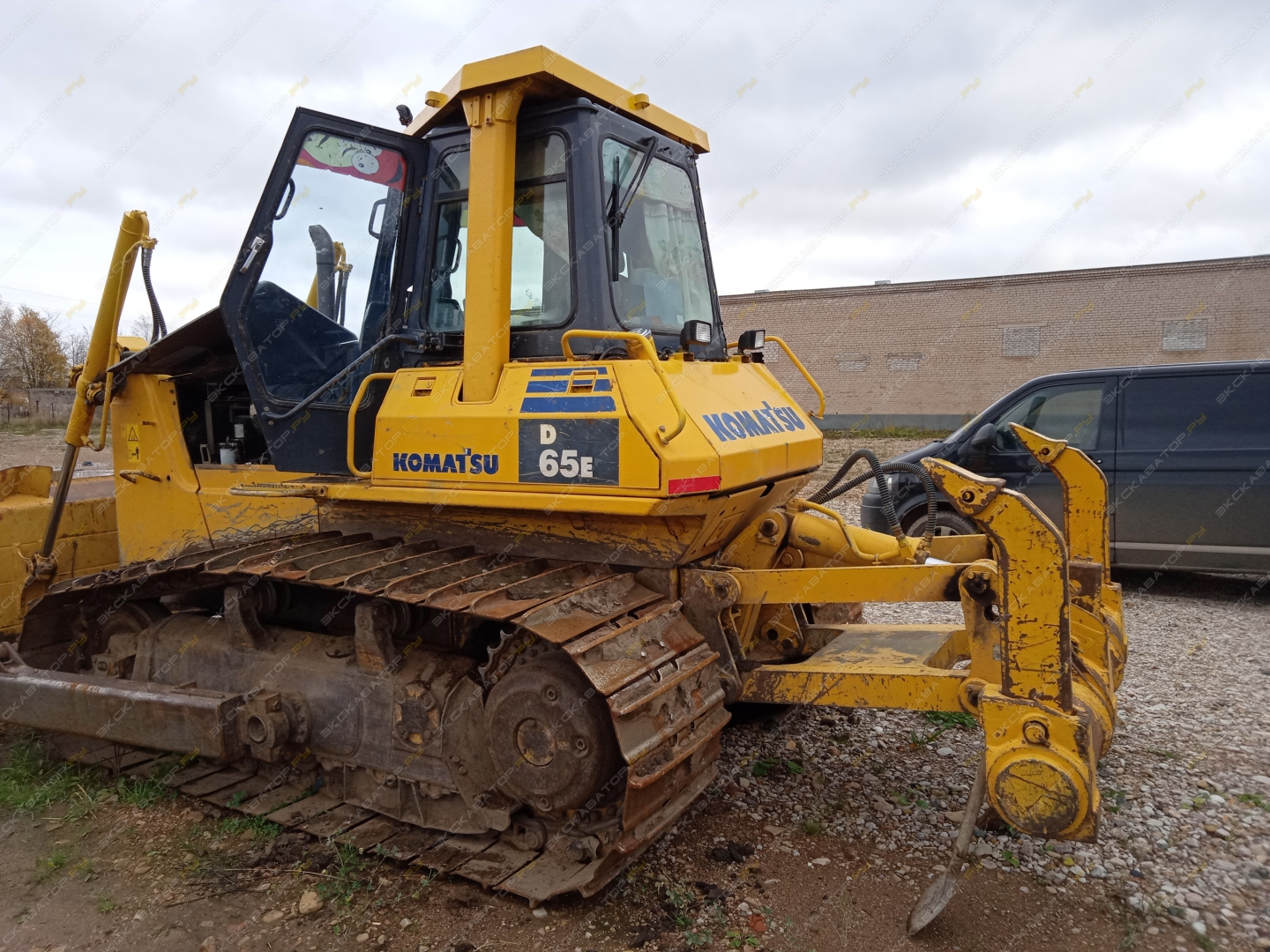 Komatsu D65E-12 [3]