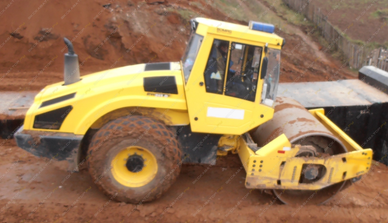 Bomag BW 213 D-4 [2]