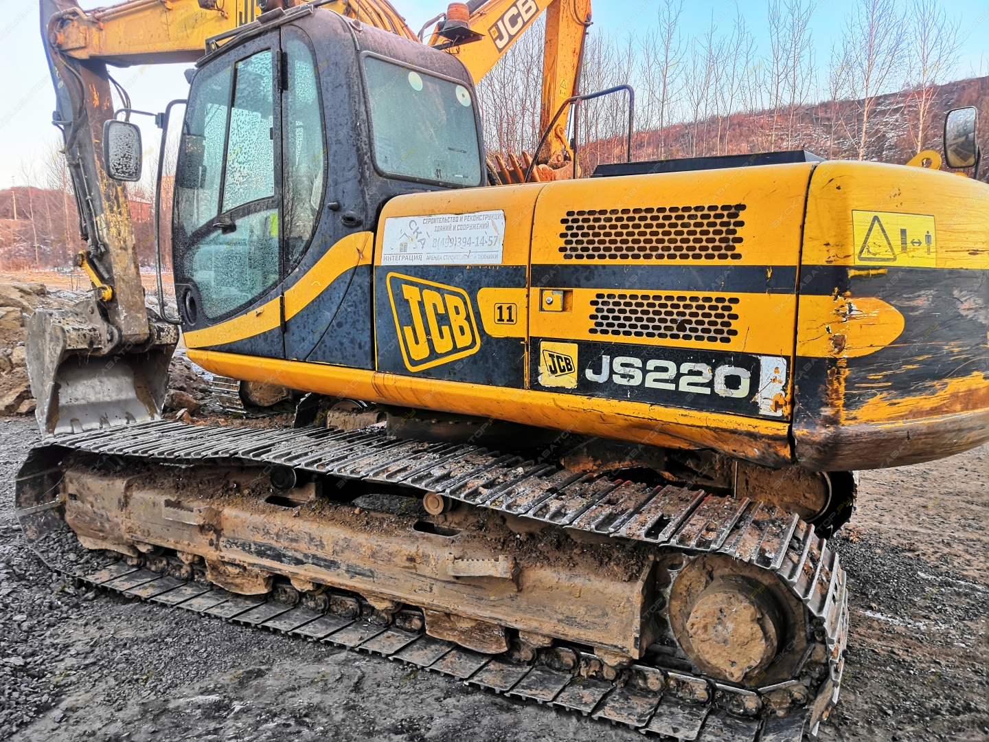 JCB JS 220LC [2]