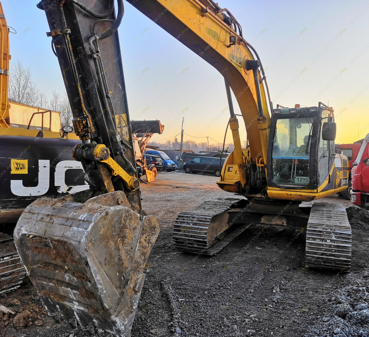 JCB JS 220LC [0]