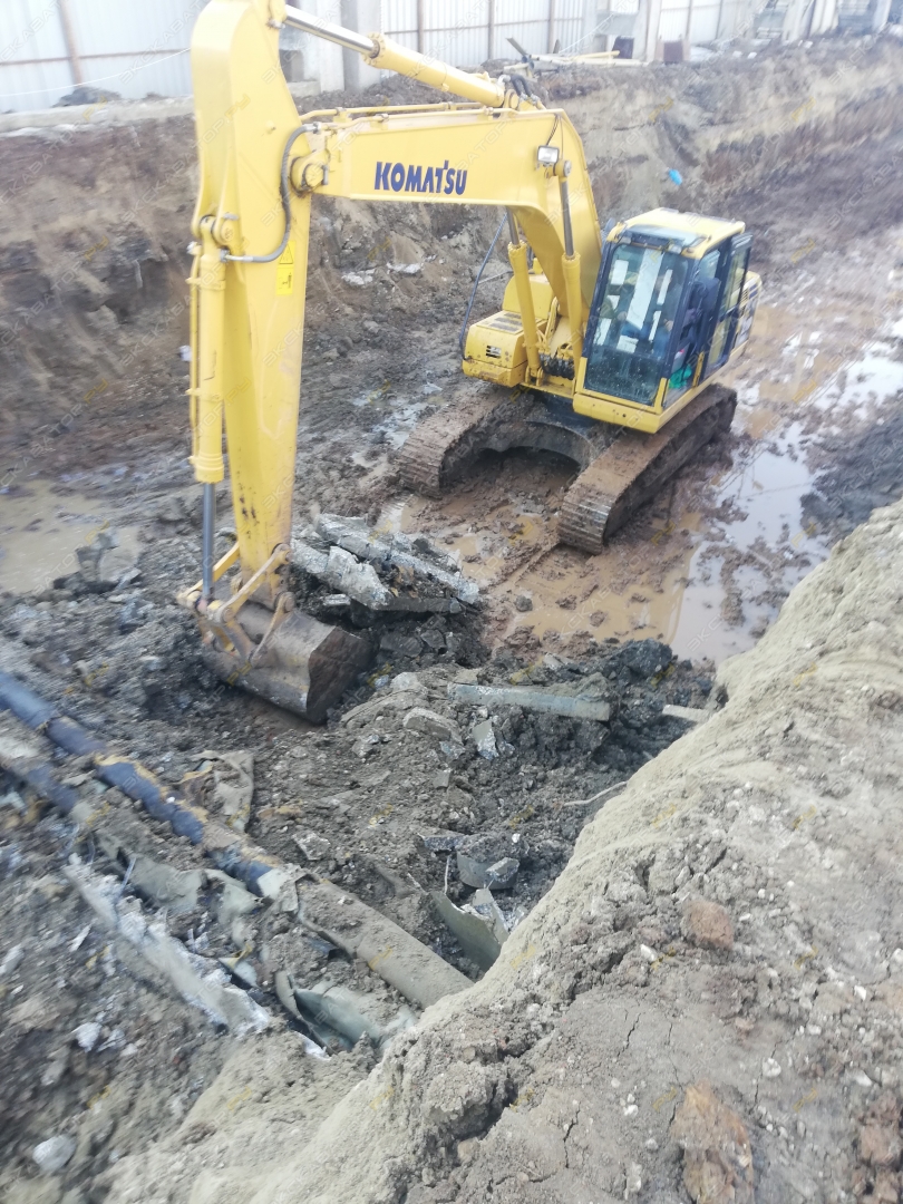 Komatsu PC210NLC-8 [3]