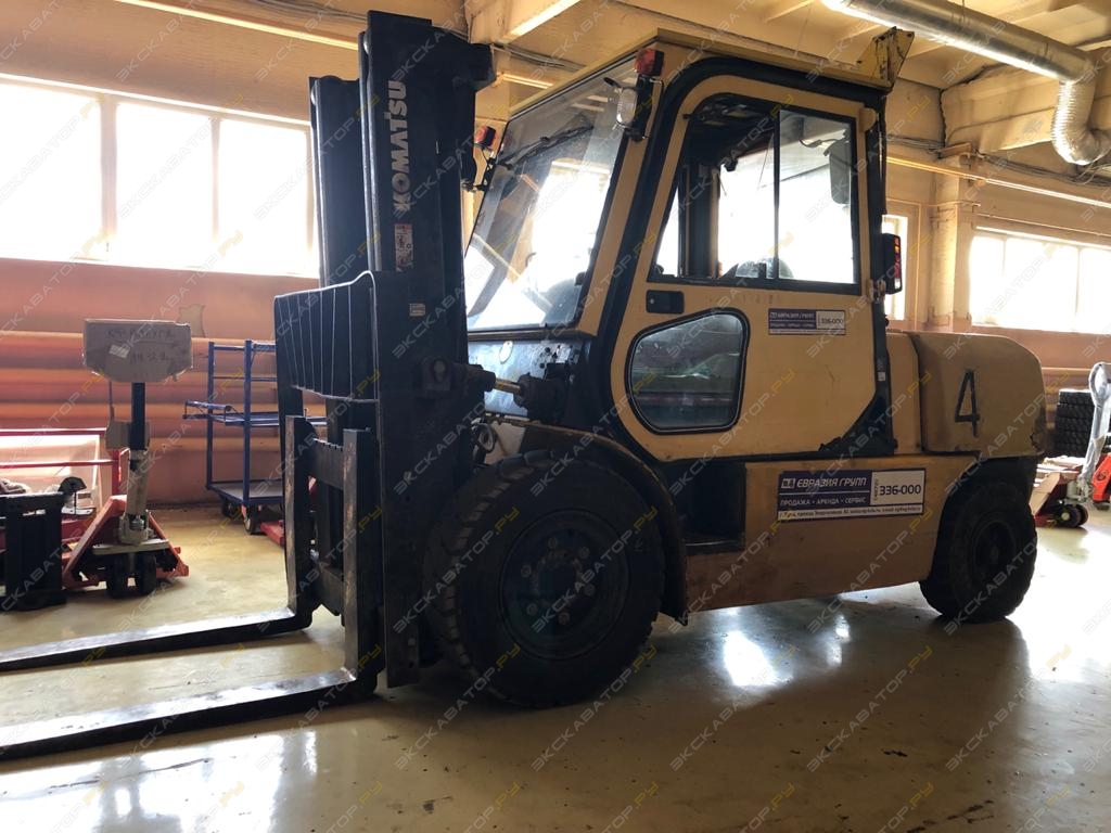 Komatsu FD30T-17 [4]