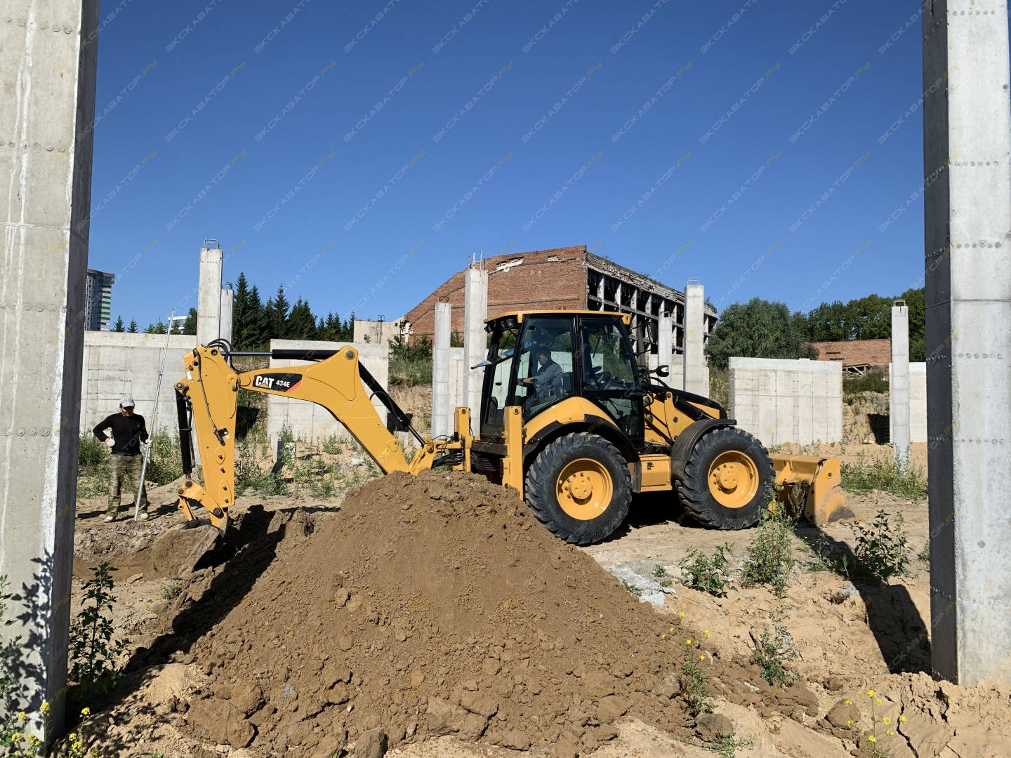 Caterpillar 434E [6]