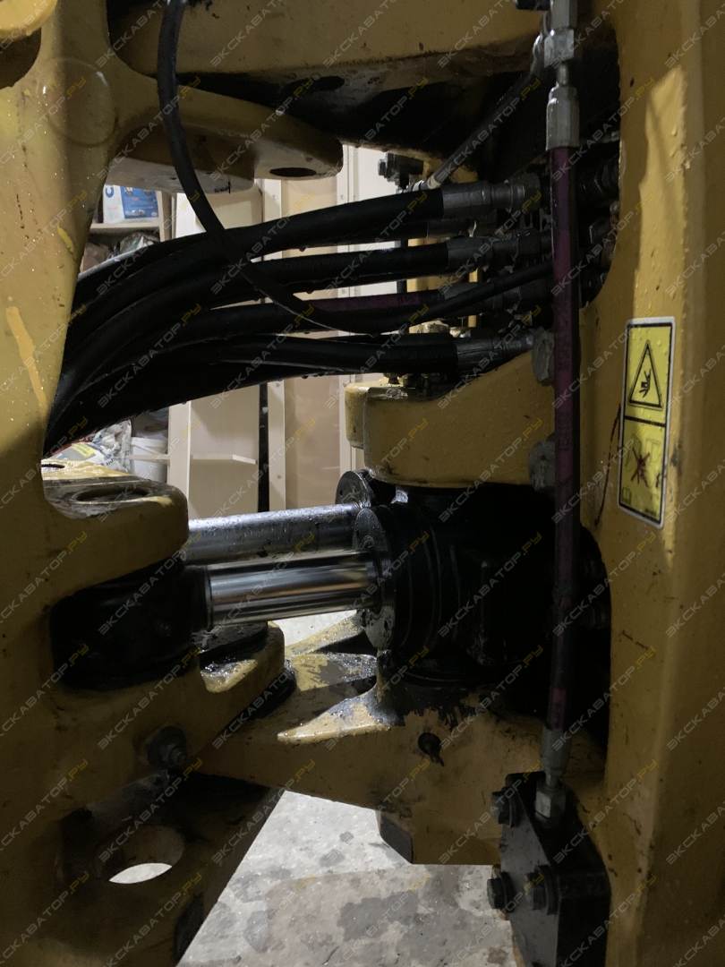 Caterpillar 434E [7]