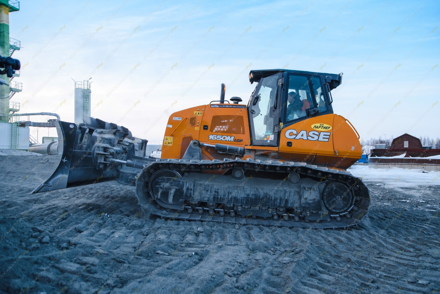 Case 1650L [2]