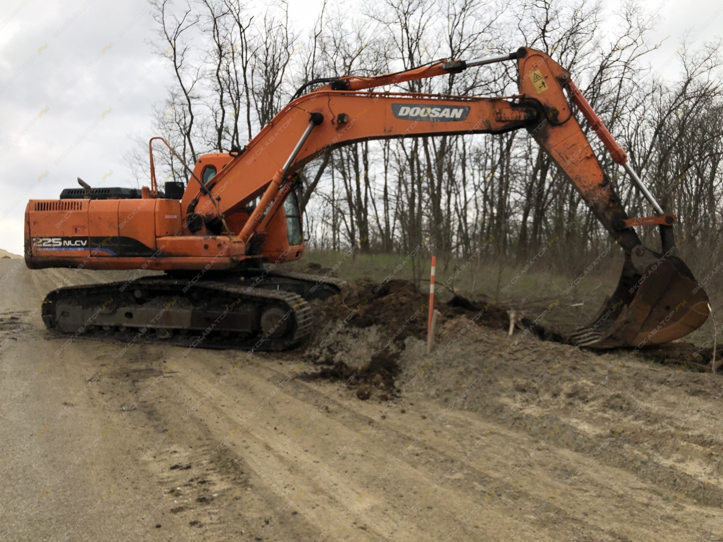Doosan SOLAR 225NLC-V [2]