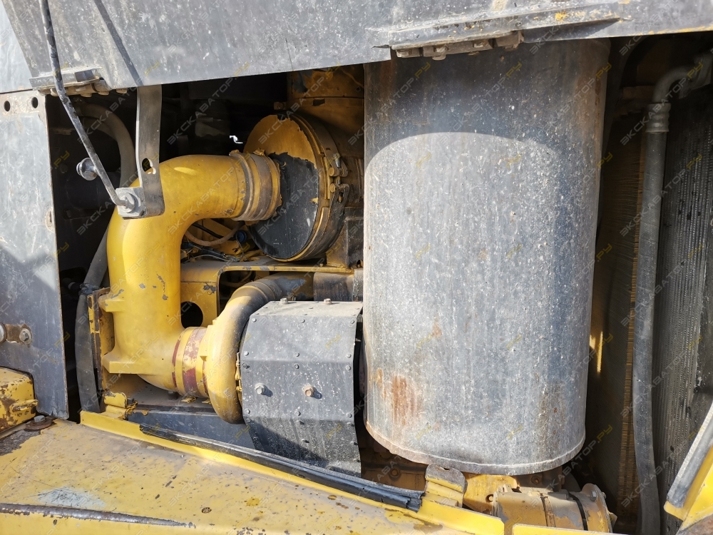 Komatsu D275A-5 [6]