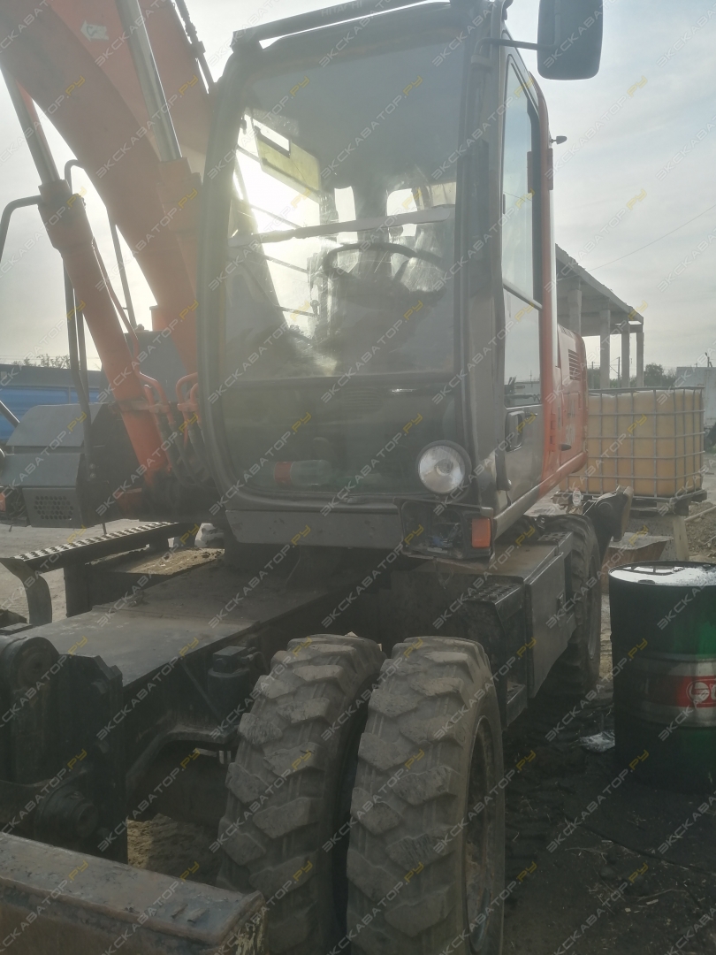 Hitachi ZAXIS 130W [2]