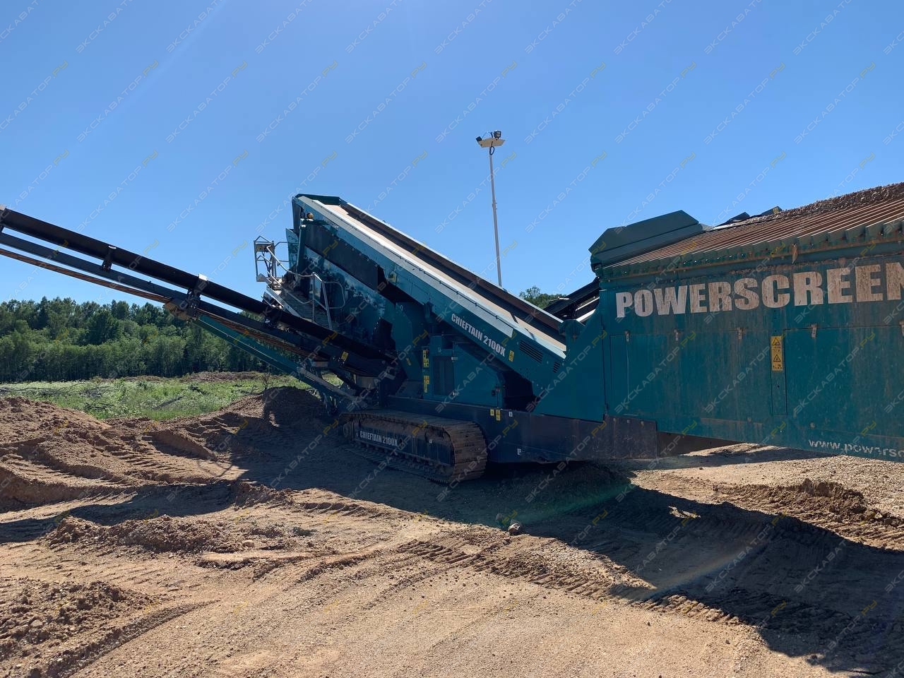 Powerscreen Chieftain 2100X track (3 Deck) [1]