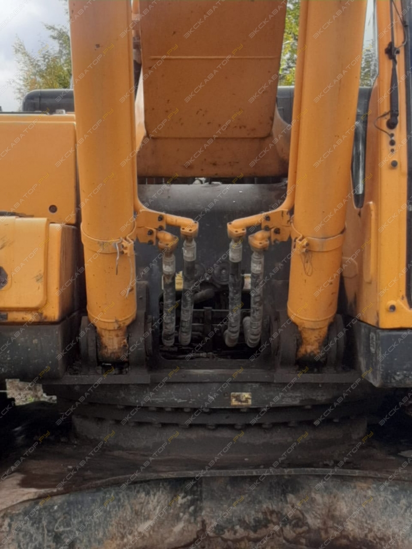 Hyundai R 330LC-9S [16]