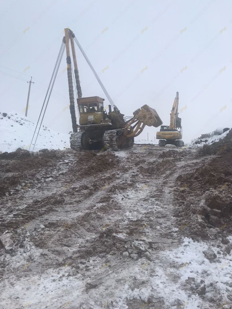 Komatsu D355C-3 [5]