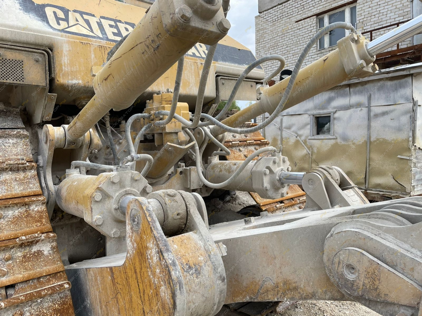 Caterpillar D9N [7]